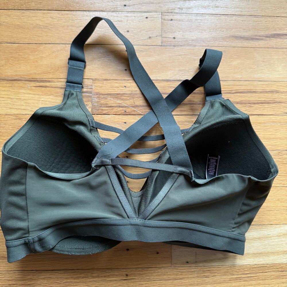 Victoria’s Secret Olive Green VSX Sports Bra Criss Cross Racerback Size 34DD - Picture 3 of 7
